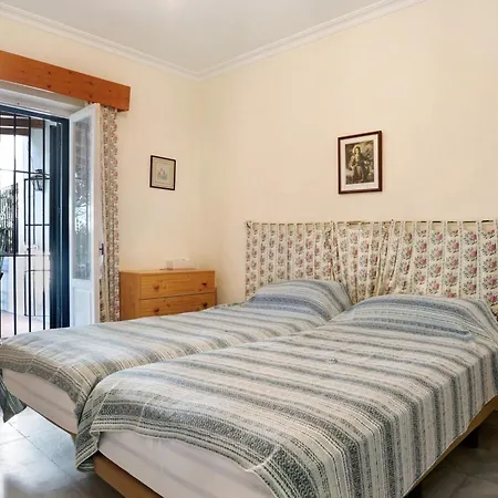 Holiday home El Mirlito